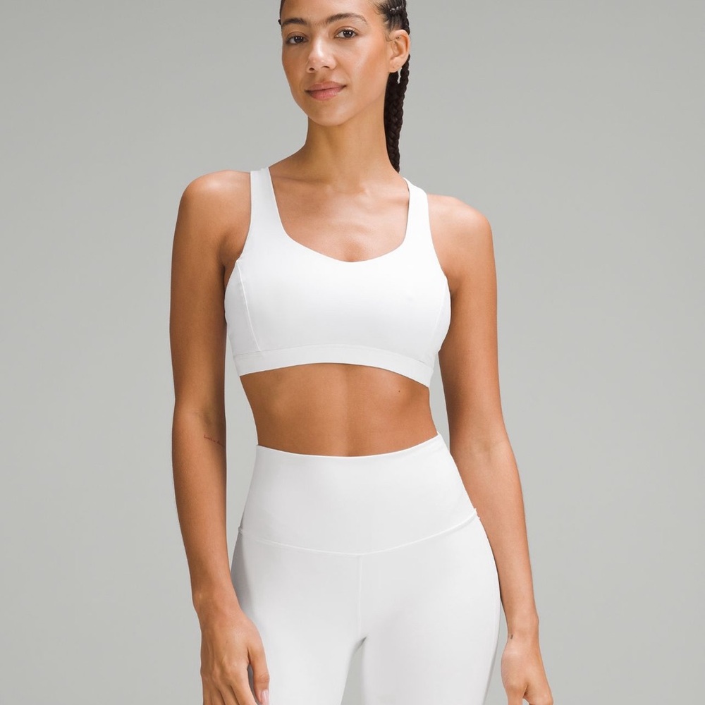 Lululemon Free to Be Serene Bra